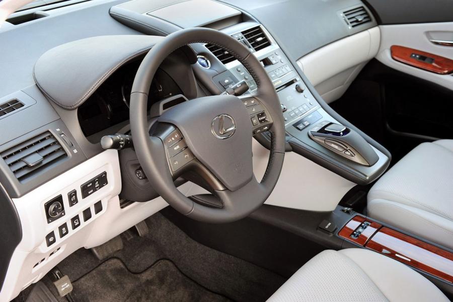  Lexus HS250h 2009 года  (фото 28 из 273)